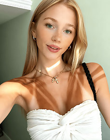 Amateur Tranny Private Pics